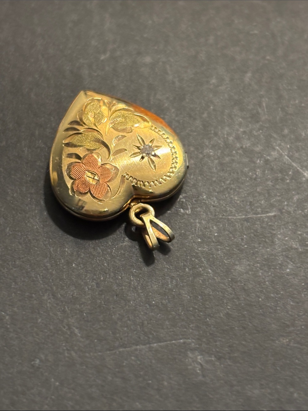 Gold Heart Floral Locket Pendant - Picture 4 of 4
